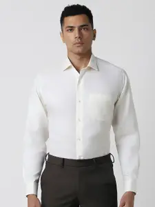 Van Heusen Men Solid Spread Collar Formal Shirt