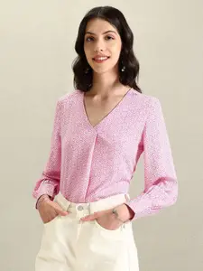 U.S. Polo Assn. Women Geometric Printed V-neck Cuffed Sleeve Top