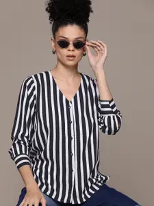 Roadster Striped Casual Shirt