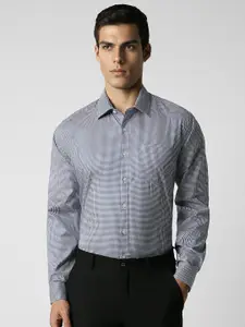 Van Heusen Spread Collar Long Sleeves Slim Fit Cotton Checked Formal Shirt