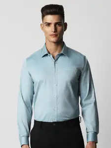Van Heusen Spread Collar Long Sleeves Slim Fit Cotton Formal Shirt