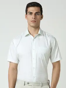 Van Heusen Spread Collar Short Sleeves Cotton Regular Fit Checked Formal Shirt