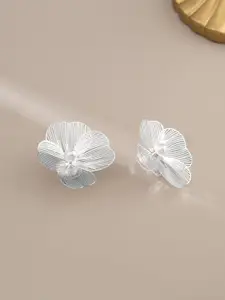 VAGHBHATT Silver-Plated Stainless Steel Artificial Beads Beaded Floral Studs