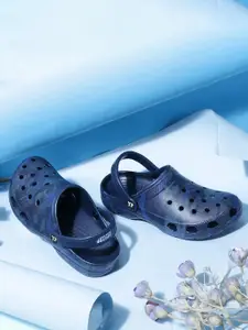 DOCTOR EXTRA SOFT Men Printed Croslite Clogs