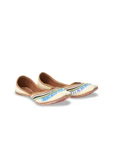 SCENTRA Embroidered Leather Ethnic Mojaris
