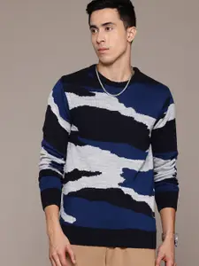 The Roadster Lifestyle Co. Abstract Design Acrylic Pullover