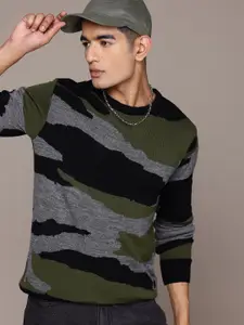 The Roadster Lifestyle Co. Abstract Design Acrylic Pullover