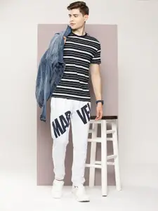 Kook N Keech Men Typography Print Regular Fit Track Pants