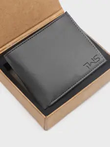 The Wallet Store Men Leather Two Fold Wallet