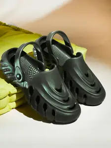 HRX by Hrithik Roshan Men Self Design Clogs