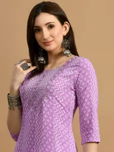 GLOWWORLD Ethnic Motifs Printed Thread Work Straight Kurta