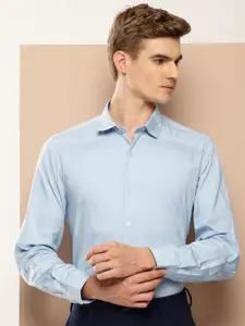 INVICTUS Self Striped Formal Shirt