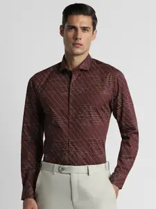 Peter England Geometric Printed Slim Fit Formal Shirt