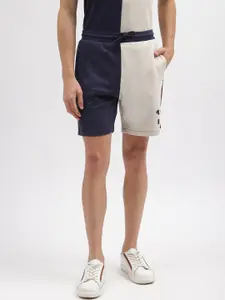 Iconic Men Mid-Rise Colourblocked Shorts