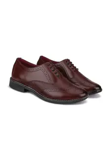 BERSACHE Men Textured Leather Brogues