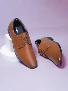 Bata Men Textured Formal Derbys