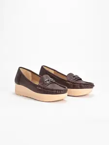 SCENTRA Women Round Toe Loafers