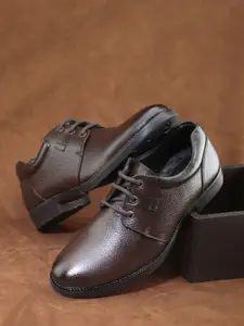 pelle albero Men Textured Formal Derbys