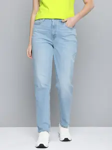 Levis Women High Rise 80's New Mom Relaxed Tapered Fit Light Fade Stretchable Jeans