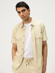 Andamen Premium Spread Collar Short Sleeves Chest Pocket Cotton Shirt