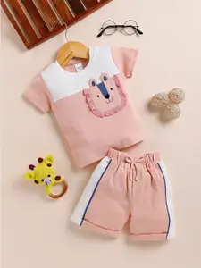 Moms Love Boys Colourblocked T-shirt with Shorts