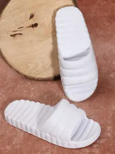 The Roadster Lifestyle Co. Women Textured Slider