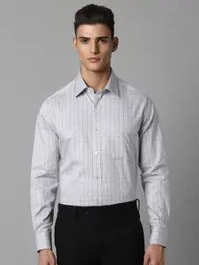 Louis Philippe Spread Collar Checked Cotton Formal Shirt