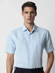 Van Heusen Spread Collar Short Sleeves Regular Fit Formal Shirt