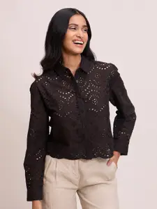 20Dresses Black Pointed Collar Short Scallop Hem Schiffli Shirt