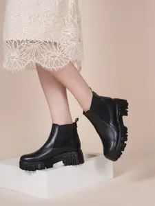 The Roadster Lifestyle Co. Women Platform Heeled Chelsea Boots