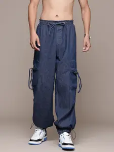 The Roadster Lifestyle Co. Men Pure Cotton Parachute Fit High-Rise Cargo Style Jeans