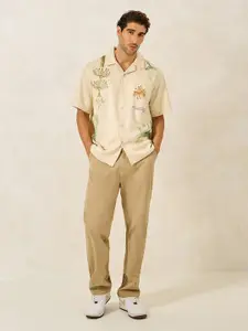 Styli Men Panel Pocket Relaxed Fit Cotton Chino