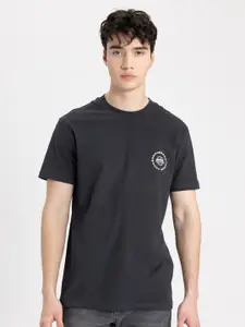 DeFacto Men Applique T-shirt