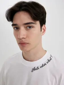 DeFacto Men Typography T-shirt