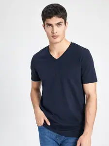 DeFacto Men V-Neck T-shirt
