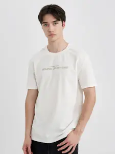 DeFacto Men Typography Printed Pockets T-shirt