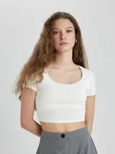 DeFacto Women Solid T-shirt