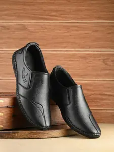 Rising Wolf Men Textured Lightweight Slip On Seakers