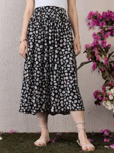Berrylush Black Floral Printed High Rise Flared Midi Skirt