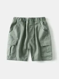 StyleCast Green Boys Mid-Rise Cotton Cargo Shorts