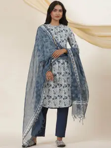 W Ethnic Motifs Printed Mandarin Collar Straight Kurta