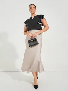 Styli Women Solid Round Neck Top