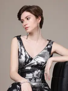 bebe Abstract Print Gathers Sheath Party Midi Dress