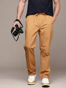 The Roadster Life Co. Men Checked Straight Fit Pure Cotton Chinos Trousers