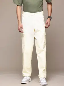 The Roadster Lifestyle Co. Men Relaxed Fit Cargos Trousers
