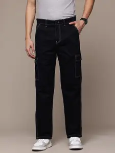 The Roadster Lifestyle Co. Men Straight Fit Cargo Trousers