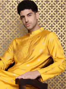 House of Pataudi Geometric Printed Straight Jashn Kurta with Patiala