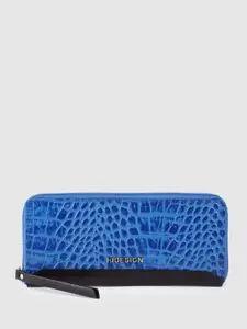 Hidesign Women Animal Textured Leather Zip Around Wallet