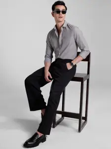 INVICTUS Signature Slim Fit Textured Pure Cotton Formal Shirt