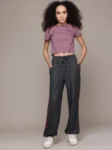 The Roadster Lifestyle Co. Typography Print T-shirt with Joggers